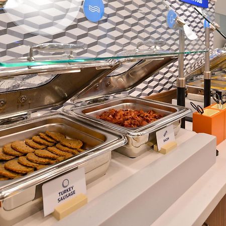 Holiday Inn Express Hotel & Suites Columbus By Ihg Dış mekan fotoğraf