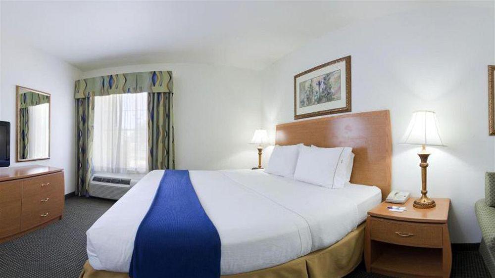 Holiday Inn Express Hotel & Suites Columbus By Ihg Dış mekan fotoğraf