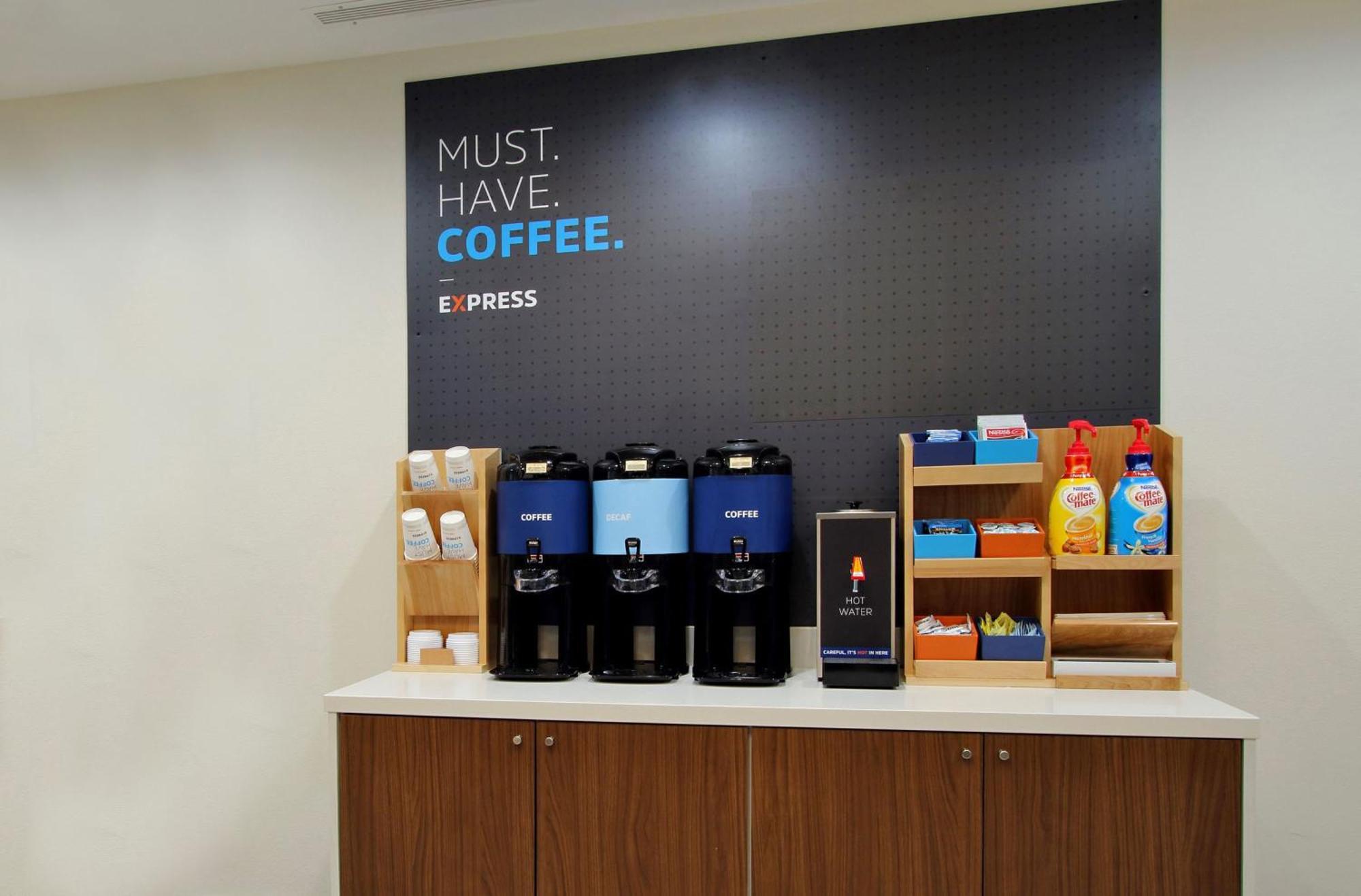 Holiday Inn Express Hotel & Suites Columbus By Ihg Dış mekan fotoğraf