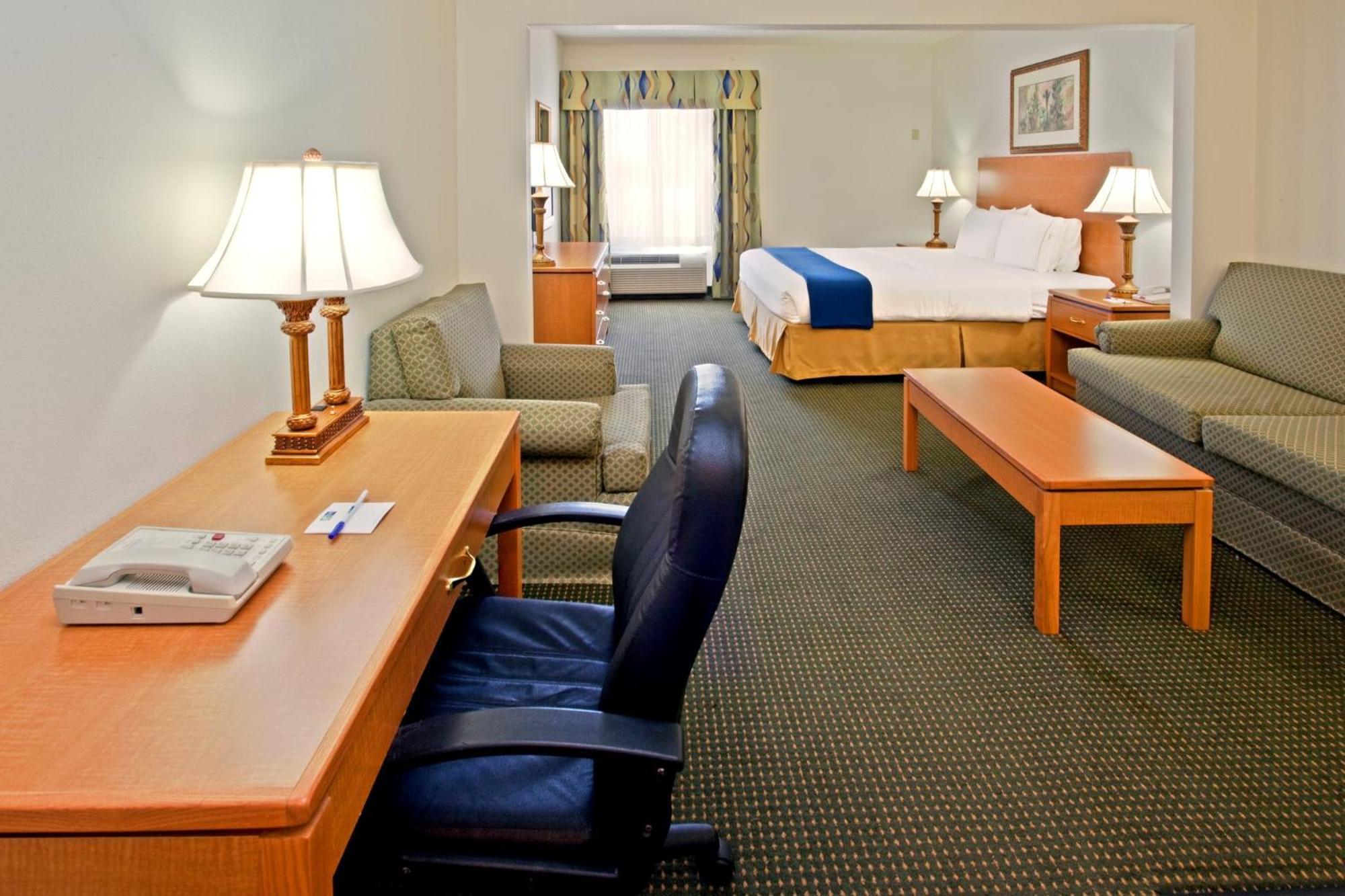 Holiday Inn Express Hotel & Suites Columbus By Ihg Dış mekan fotoğraf