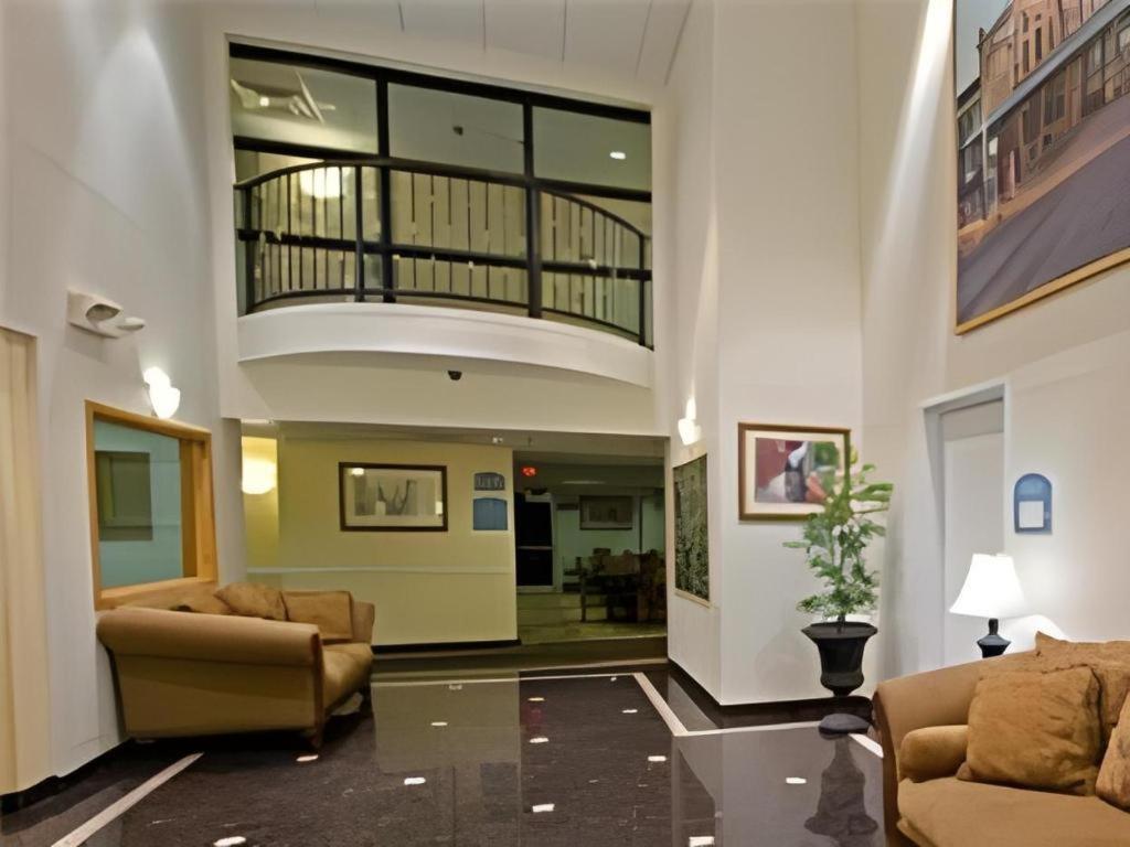 Holiday Inn Express Hotel & Suites Columbus By Ihg Dış mekan fotoğraf