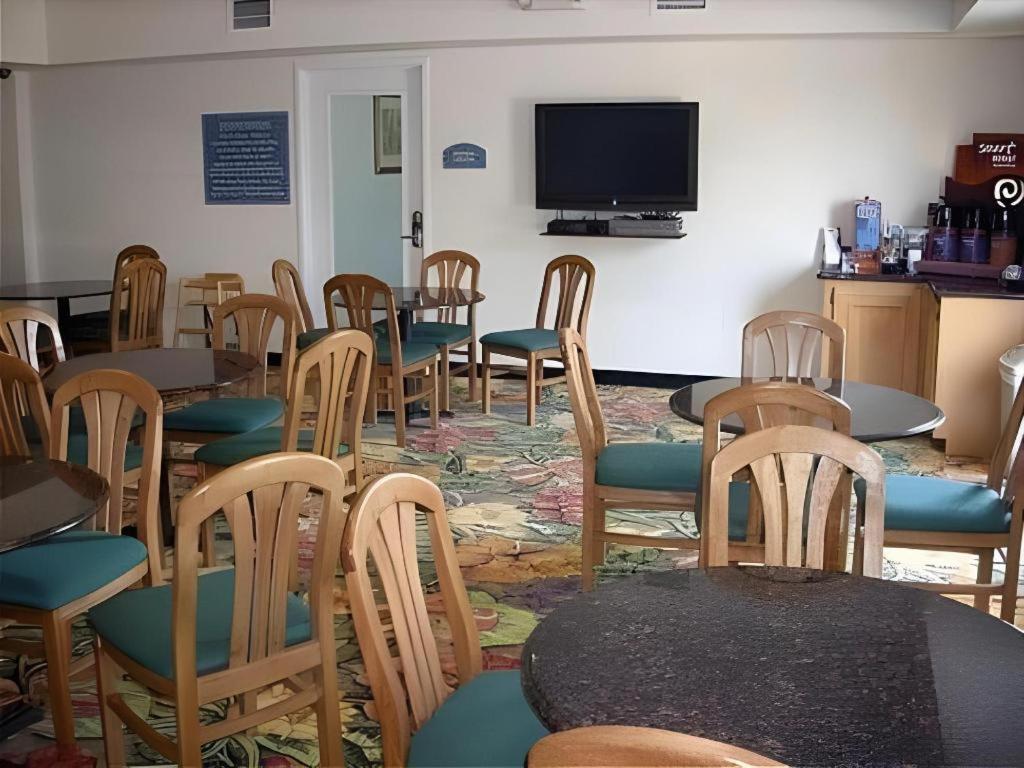 Holiday Inn Express Hotel & Suites Columbus By Ihg Dış mekan fotoğraf
