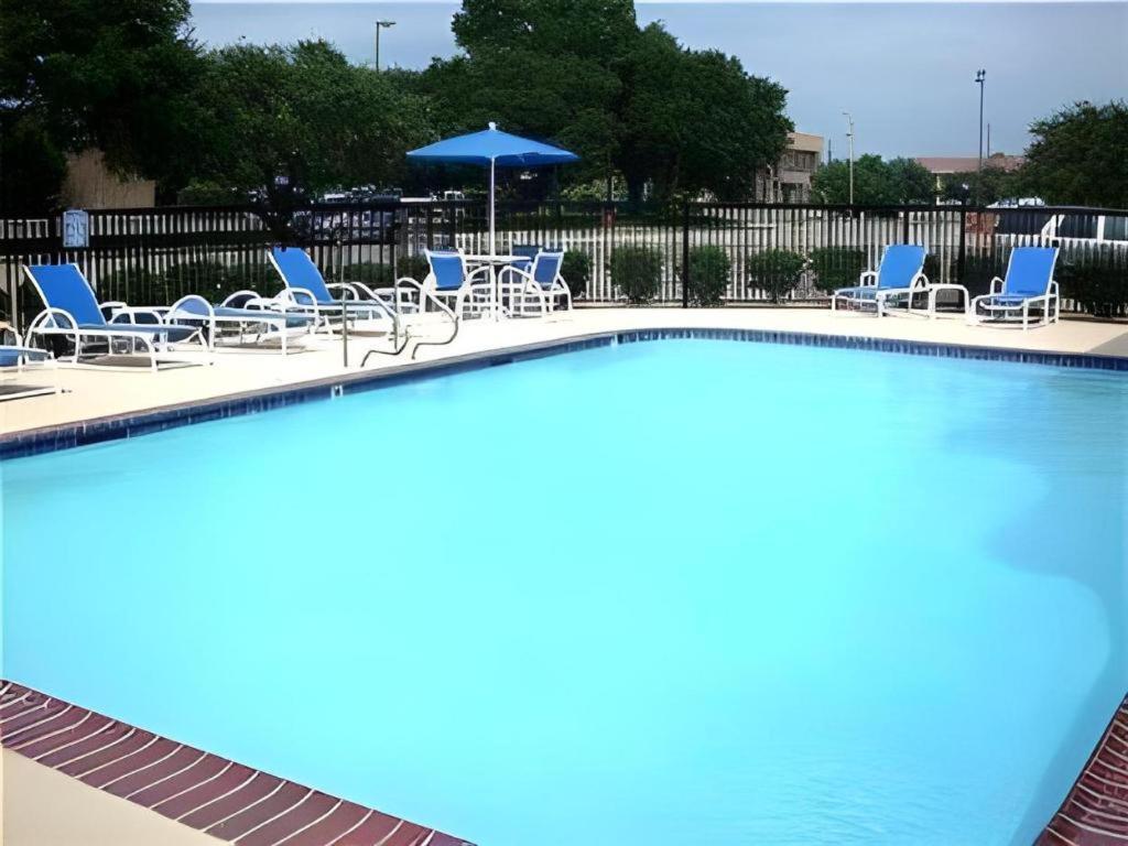 Holiday Inn Express Hotel & Suites Columbus By Ihg Dış mekan fotoğraf