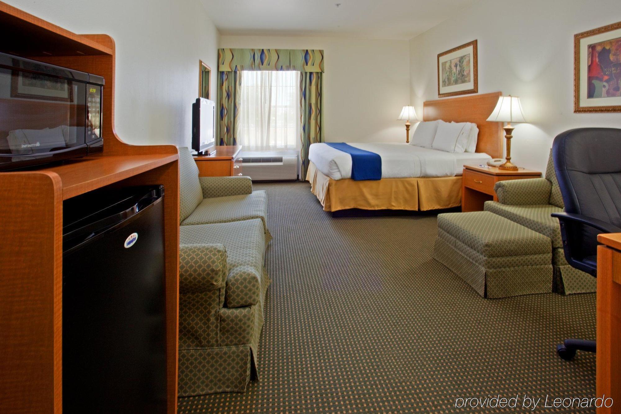Holiday Inn Express Hotel & Suites Columbus By Ihg Oda fotoğraf