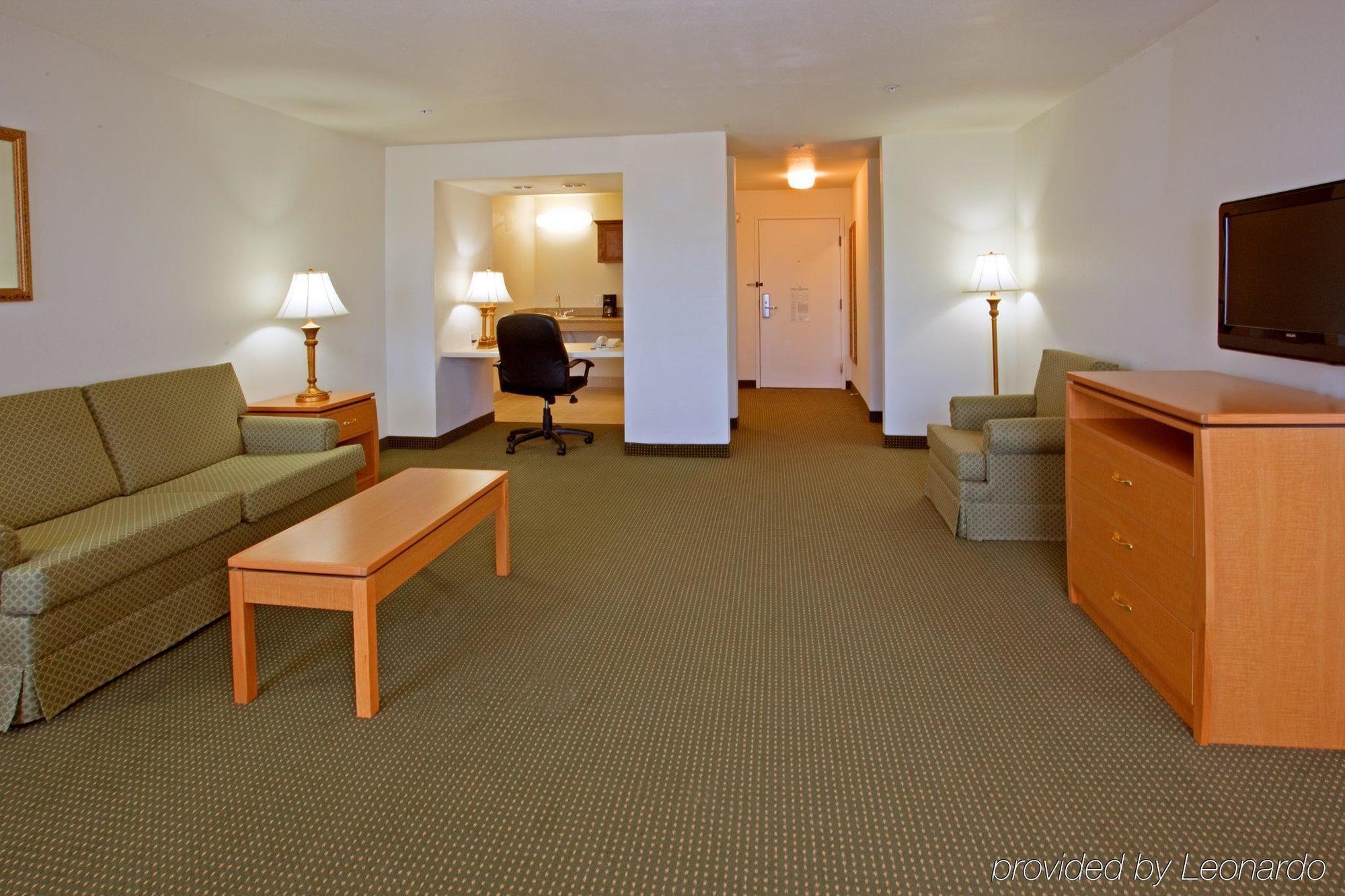 Holiday Inn Express Hotel & Suites Columbus By Ihg Oda fotoğraf