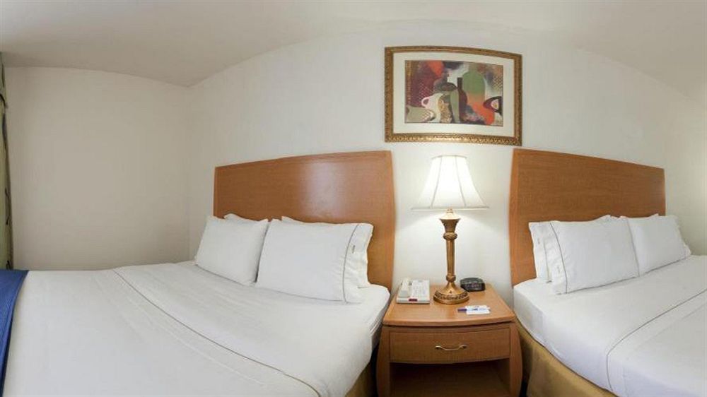 Holiday Inn Express Hotel & Suites Columbus By Ihg Dış mekan fotoğraf