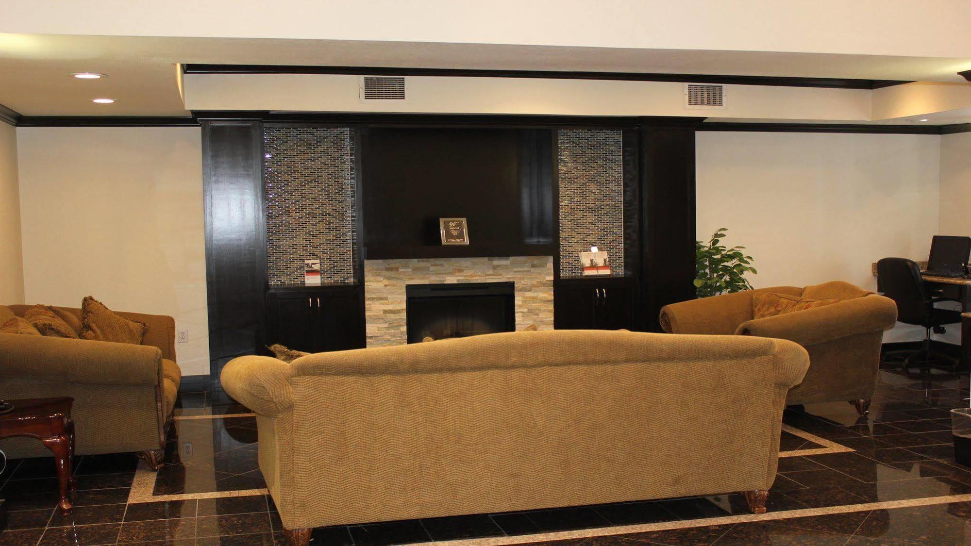 Holiday Inn Express Hotel & Suites Columbus By Ihg Dış mekan fotoğraf