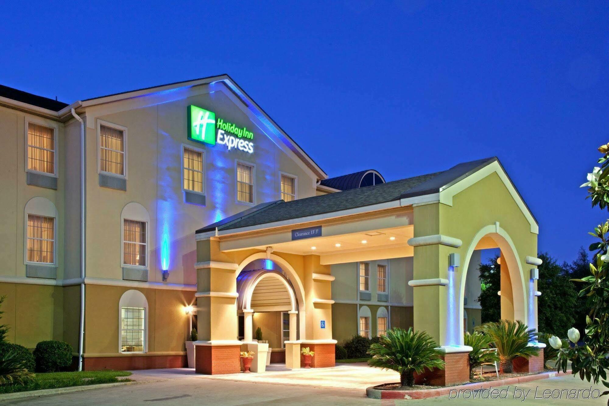 Holiday Inn Express Hotel & Suites Columbus By Ihg Dış mekan fotoğraf