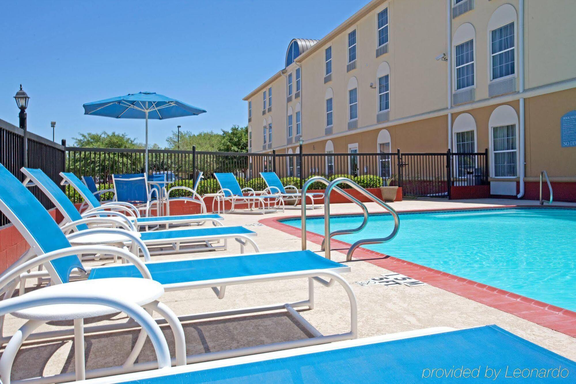 Holiday Inn Express Hotel & Suites Columbus By Ihg Dış mekan fotoğraf
