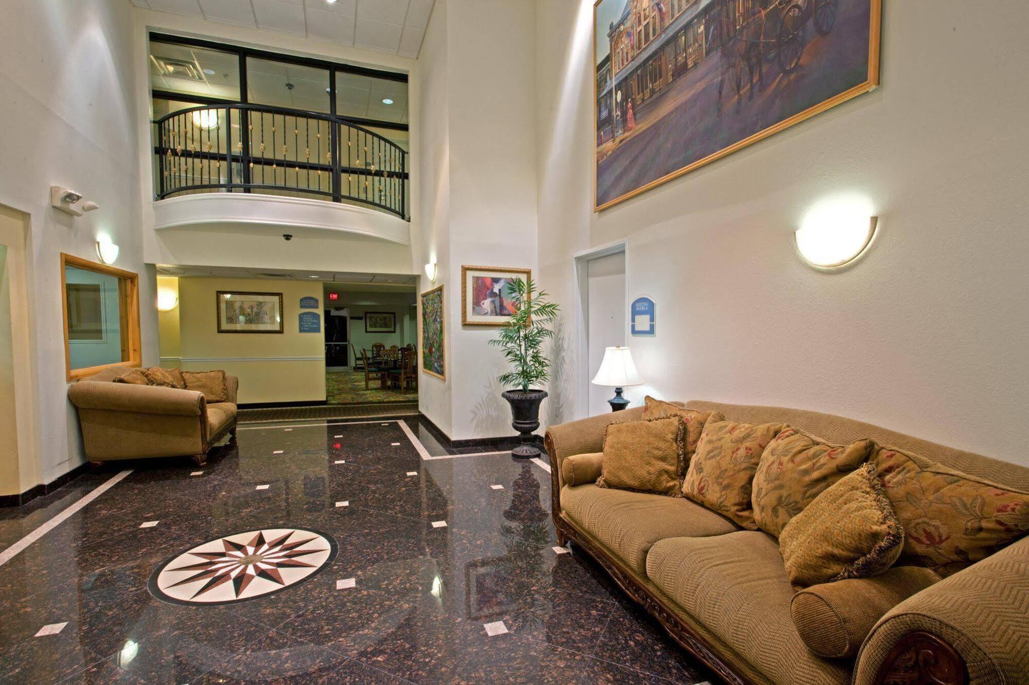 Holiday Inn Express Hotel & Suites Columbus By Ihg Dış mekan fotoğraf