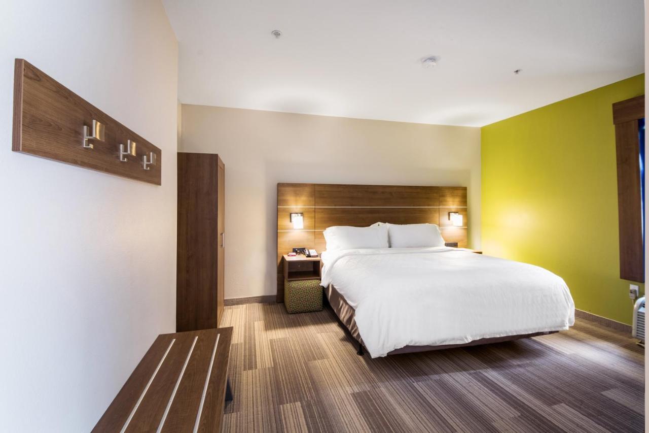 Holiday Inn Express Hotel & Suites Columbus By Ihg Dış mekan fotoğraf